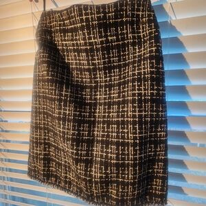 Chic Black and White CHANEL Tweed Skirt